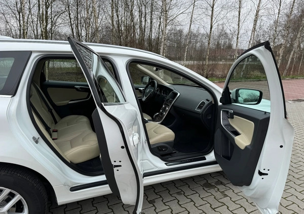 Volvo XC 60 cena 124900 przebieg: 100569, rok produkcji 2017 z Kraków małe 191